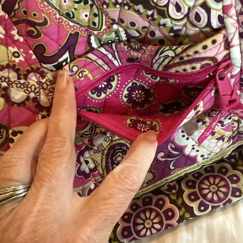 Vera Bradley Retired VERY BERRY PAISLEY Laura Shoulder Bag Pink & Purple